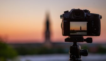 Should I use the LCD or Viewfinder on my Digital Camera?