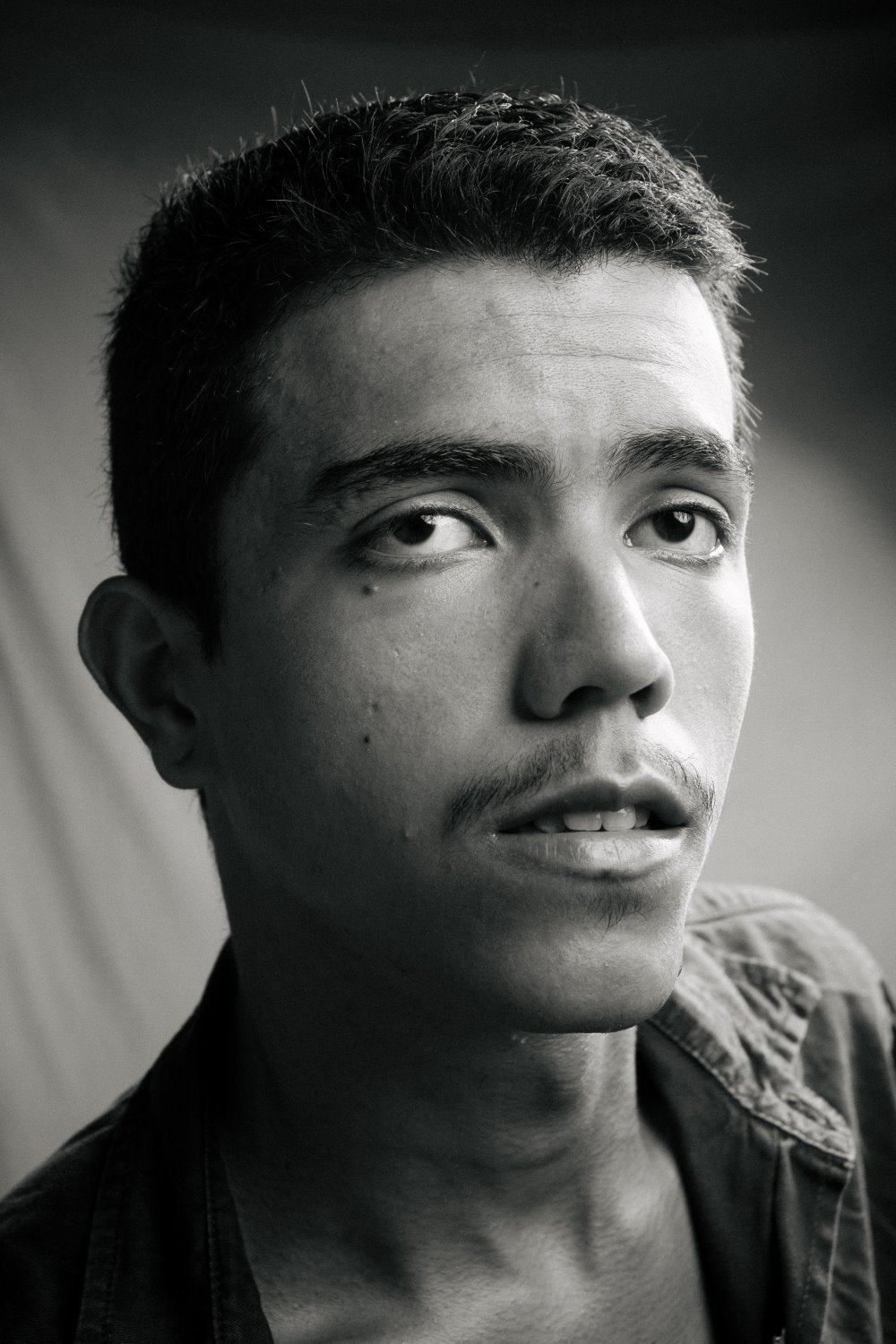 posing portrait shoulders