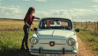 How to Create a Vintage Effect in Photoshop (1-Minute Tutorial)