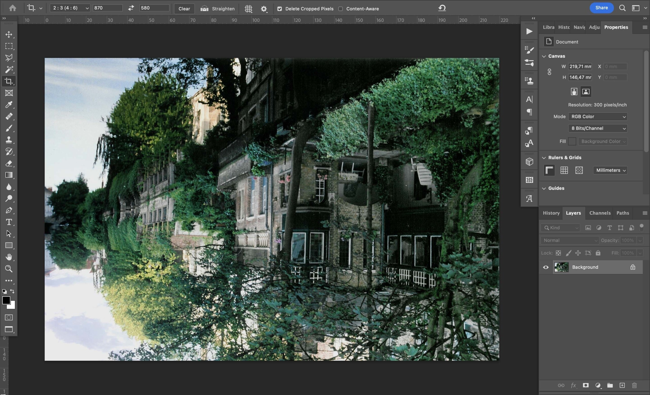 How to mirror an image in Photoshop